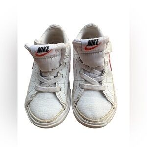 Nike Kids White and pink Sneakers size:8